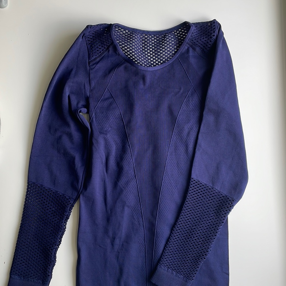 Alala, navy, long sleeve top, mesh, seamless, Size S. Athleisure.